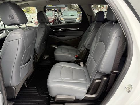 Used 2019 Buick Enclave Essence AWD/4WD image 8