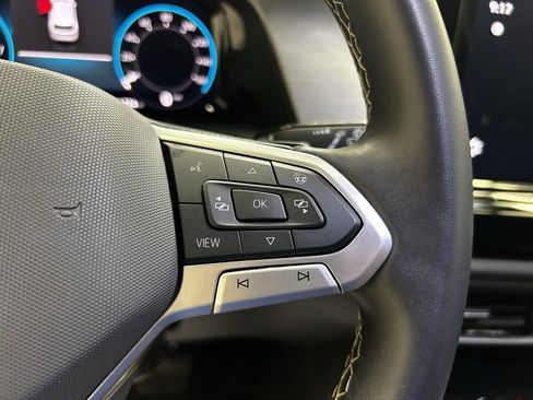 Used 2024 Volkswagen Atlas Cross Sport SE image 5