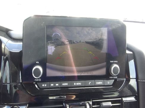 Used 2025 Nissan Pathfinder SV FWD image 26