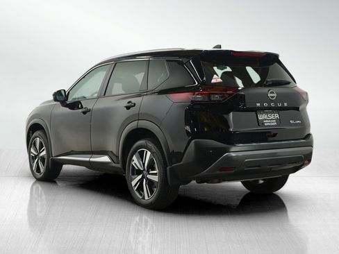 Used 2023 Nissan Rogue SL image 3