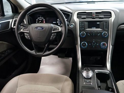 Used 2019 Ford Fusion S image 9