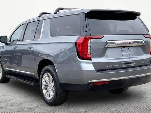 Used 2021 GMC Yukon XL SLT w/ SLT Luxury Plus Package image 4