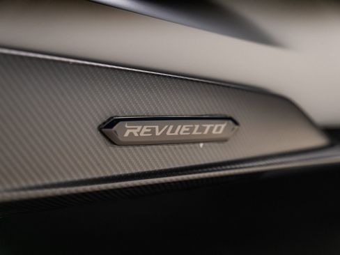 Used 2024 Lamborghini Revuelto AWD/4WD image 38