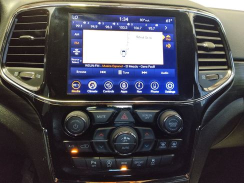 Used 2019 Jeep Grand Cherokee Laredo w/ Laredo X Package image 25