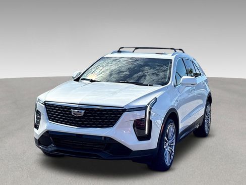 Certified 2024 Cadillac XT4 Premium Luxury image 3