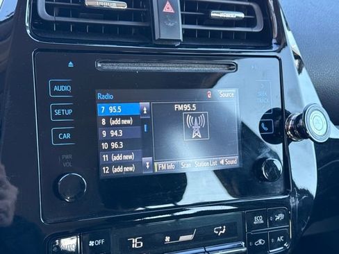 Used 2018 Toyota Prius Two image 18