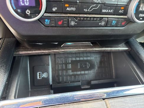 Used 2021 Ford Expedition Limited AWD/4WD image 59