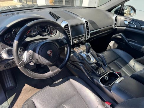 Used 2011 Porsche Cayenne AWD/4WD image 12