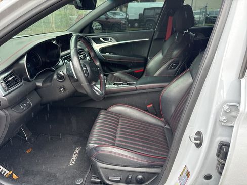 Used 2023 Genesis G70 2.0T w/ Sport Prestige Package image 10