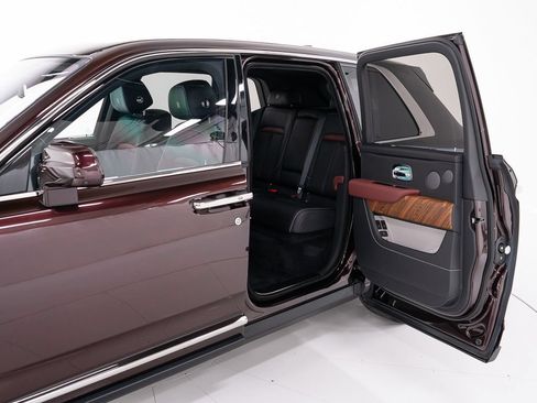 Certified 2023 Rolls-Royce Cullinan AWD/4WD image 20