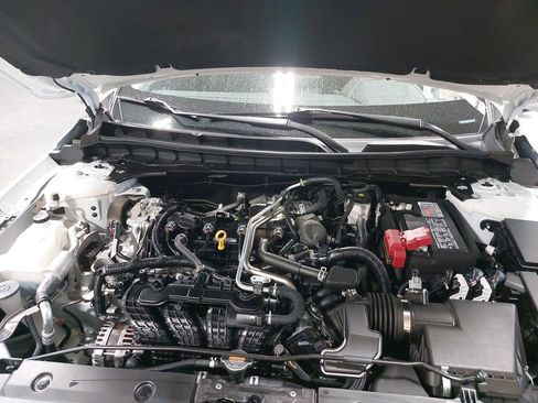 Used 2024 Nissan Altima 2.5 SV AWD/4WD image 29