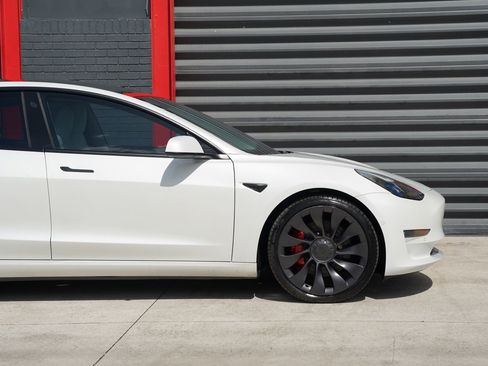 Used 2021 Tesla Model 3 Performance image 2