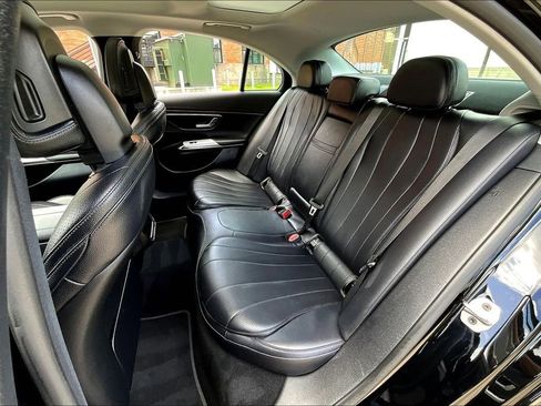 Used 2025 Mercedes-Benz E 350 Sedan image 33