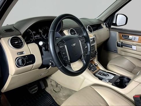 Used 2016 Land Rover LR4 HSE LUX image 15