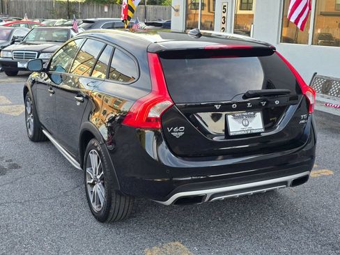 Used 2016 Volvo V60 T5 Cross Country AWD/4WD image 6