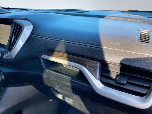 Used 2018 GMC Terrain Denali w/ Advanced Safety Package image 17