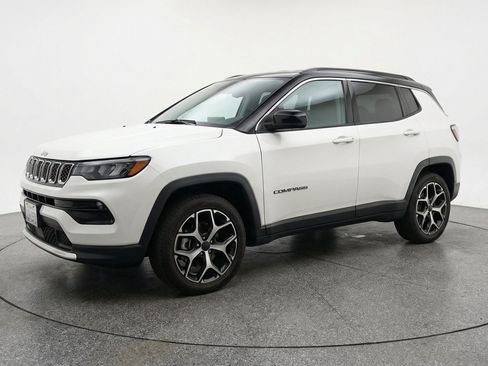 Used 2025 Jeep Compass Limited AWD/4WD image 3