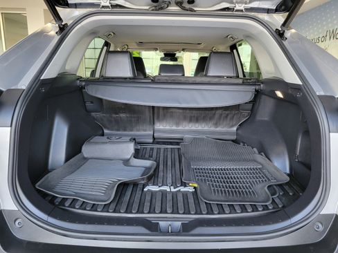 Used 2022 Toyota RAV4 XLE Premium image 15