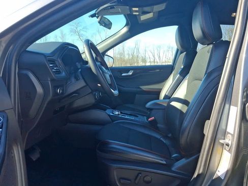 Certified 2025 Ford Escape ST-Line image 17