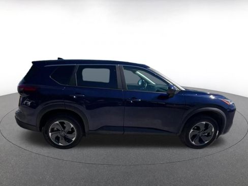 Used 2025 Nissan Rogue SV image 16