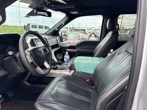 Used 2016 Ford F150 Platinum w/ Equipment Group 701A Luxury AWD/4WD image 8