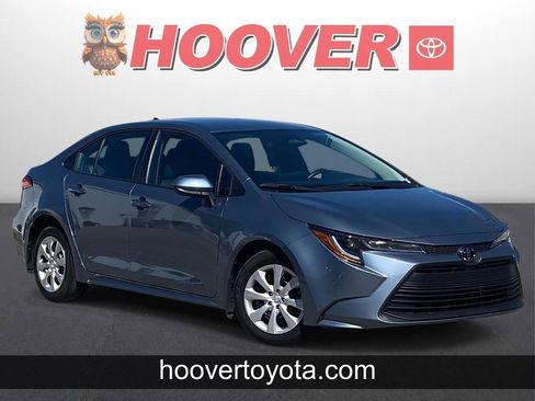 Used 2025 Toyota Corolla LE image 1