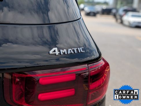 Used 2025 Mercedes-Benz GLB 250 4MATIC image 12