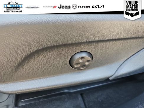 Used 2020 Mercedes-Benz GLC 300 4MATIC image 19
