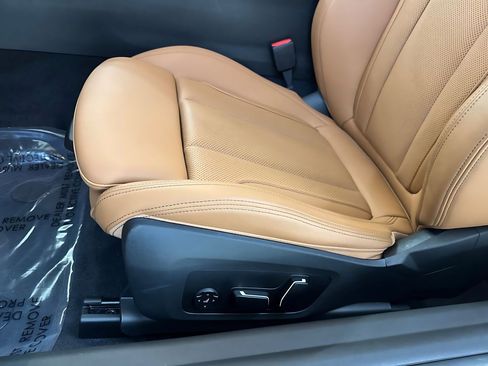 Used 2025 BMW 230i Coupe w/ Convenience Package RWD image 15