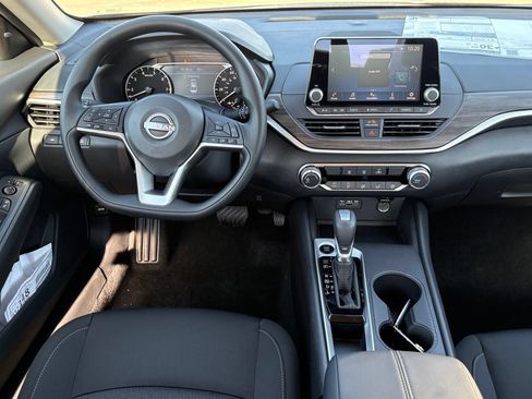 New 2026 Nissan Altima 2.5 SV FWD image 10