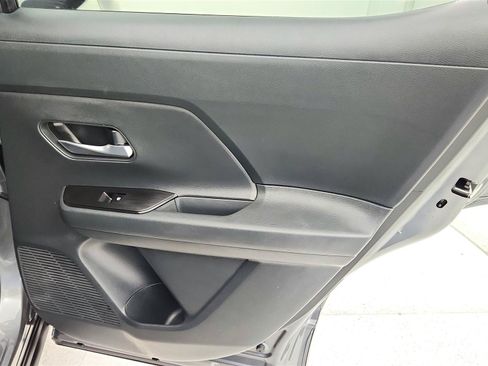Used 2025 Nissan Kicks SV FWD image 26
