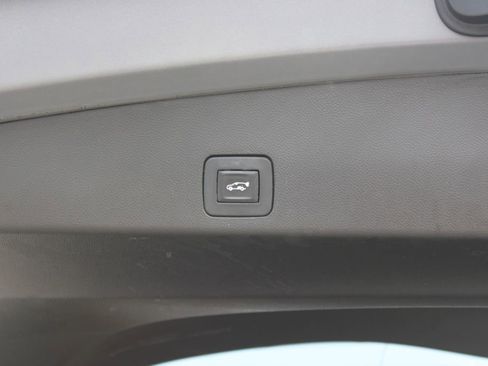 Used 2020 Buick Encore GX Select w/ Sport Touring Package FWD image 16