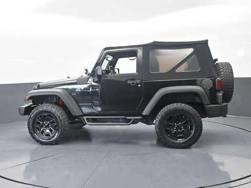 Used 2017 Jeep Wrangler Sport AWD/4WD image 3