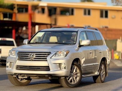 Used 2013 Lexus LX 570 4WD w/ Luxury Pkg