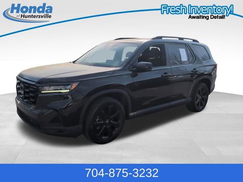 Used 2025 Honda Pilot Black Edition image 4