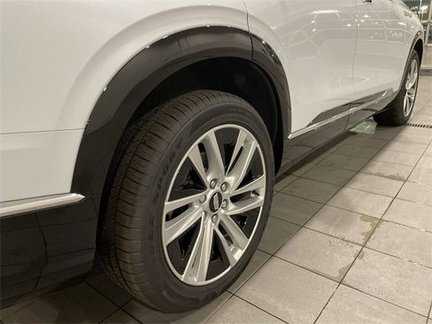 New 2026 Cadillac Vistiq Luxury image 14