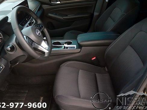 Certified 2025 Nissan Altima 2.5 SV w/ SV Premium Package FWD image 13