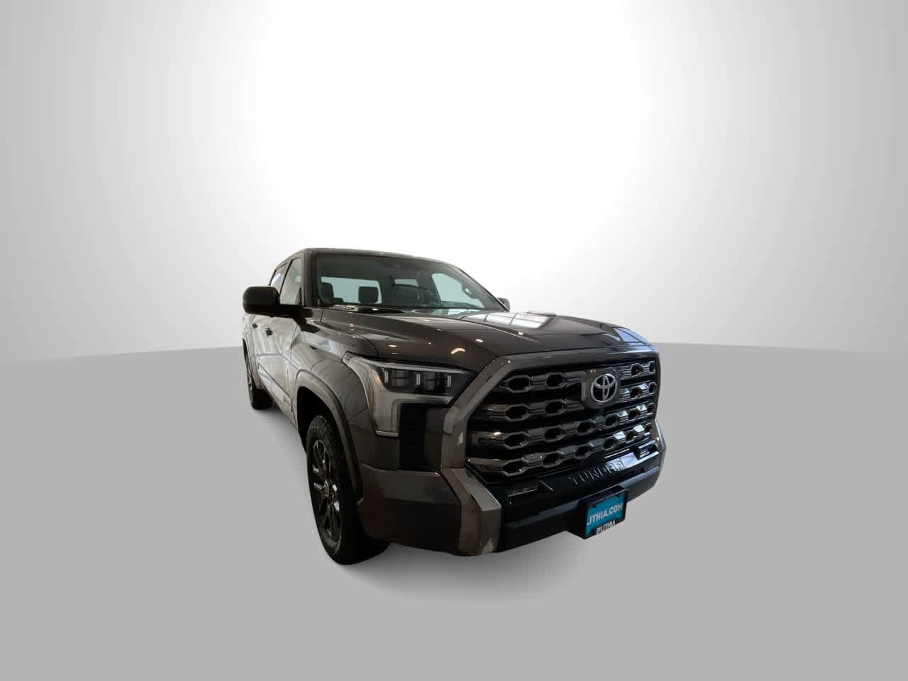 Used 2024 Toyota Tundra Platinum AWD/4WD image 2