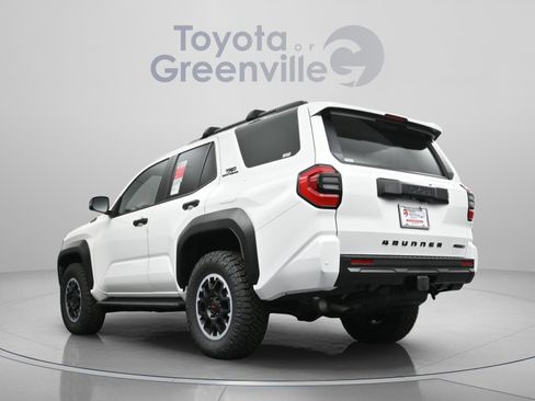 Used 2025 Toyota 4Runner 4WD image 9