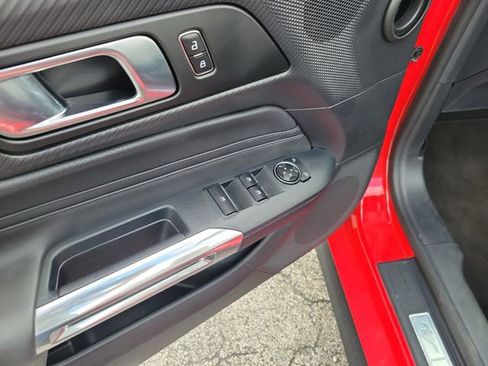 Used 2025 Ford Mustang Premium image 10