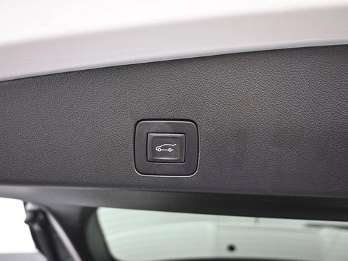 Used 2022 Buick Encore GX Select w/ Sport Touring Package FWD image 12