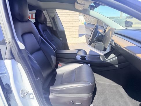 Used 2021 Tesla Model 3 Standard Range Plus image 17