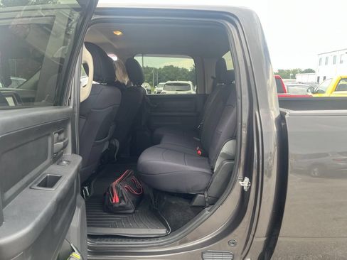Used 2016 RAM 2500 Tradesman w/ Chrome Appearance Group AWD/4WD image 8