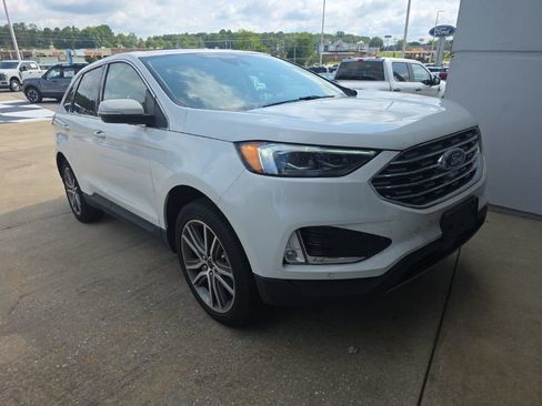 Used 2024 Ford Edge Titanium w/ Equipment Group 301A AWD/4WD image 3