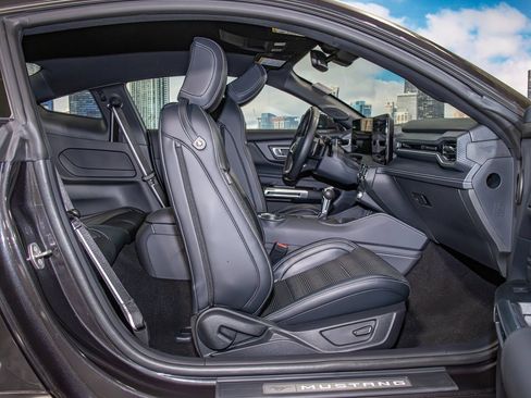 Used 2024 Ford Mustang GT Premium image 21