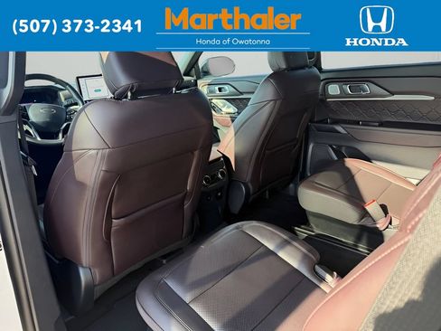 Used 2025 Ford Explorer Platinum w/ LUX Leather Package AWD/4WD image 14