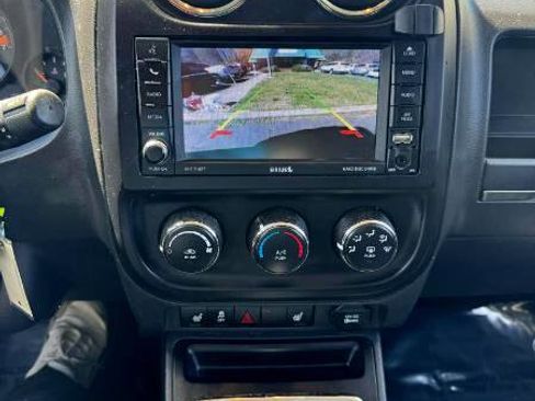 Used 2016 Jeep Patriot Latitude image 18