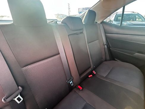 Used 2017 Toyota Corolla LE image 18