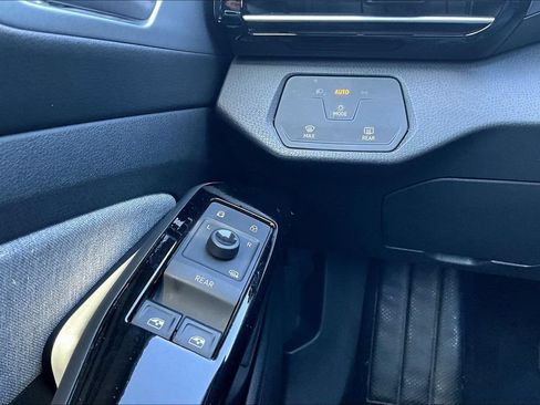 Used 2023 Volkswagen ID.4 Pro RWD image 13