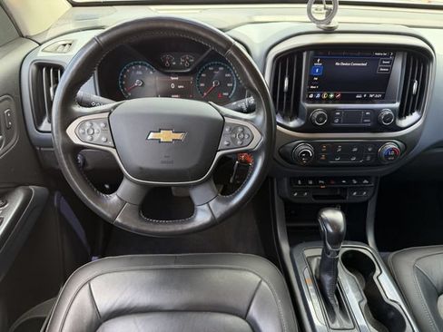Used 2022 Chevrolet Colorado Z71 w/ Safety Package RWD image 12